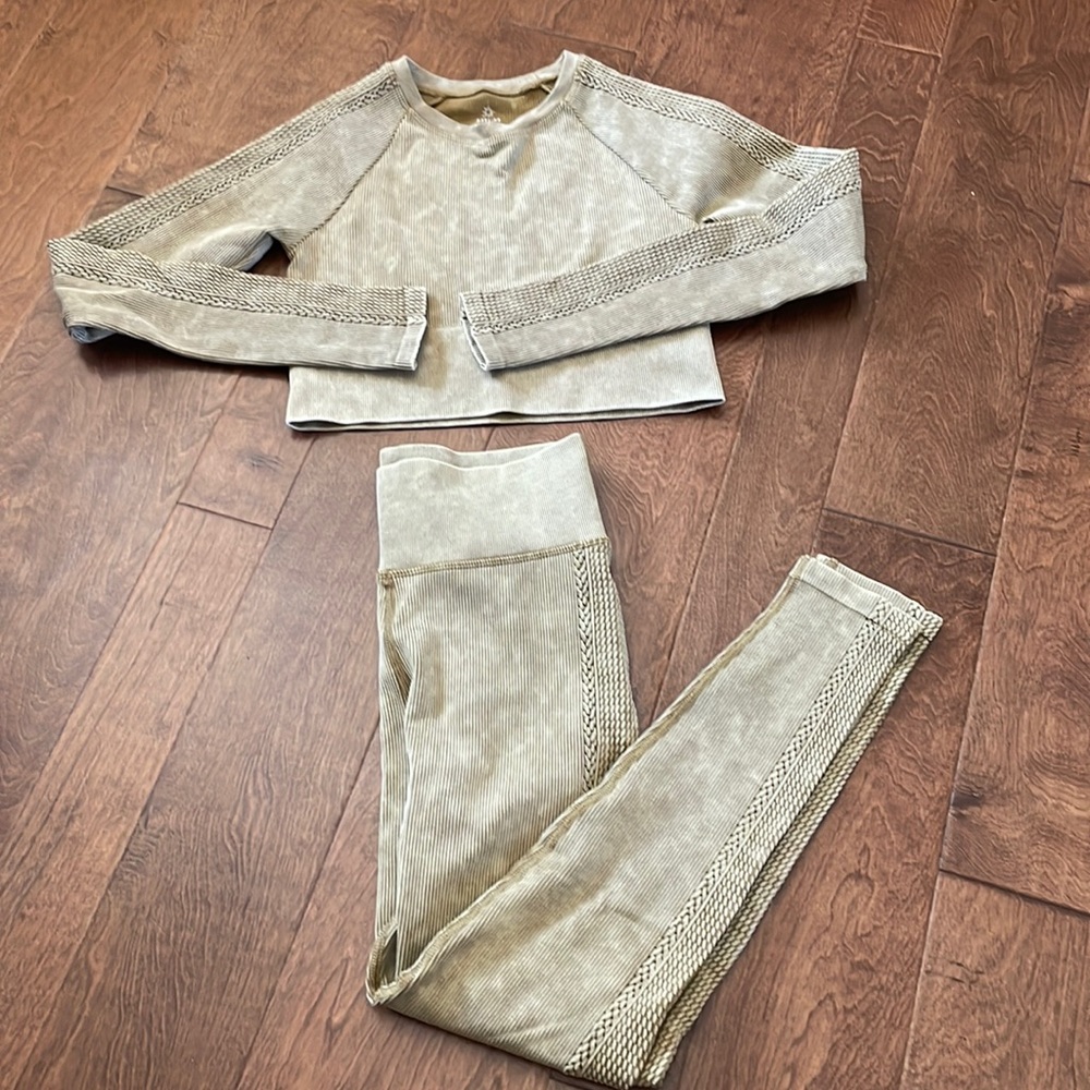 Aerie Cropped Matching Workout Set